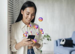 what is a virtual assistant woman holding cellphone