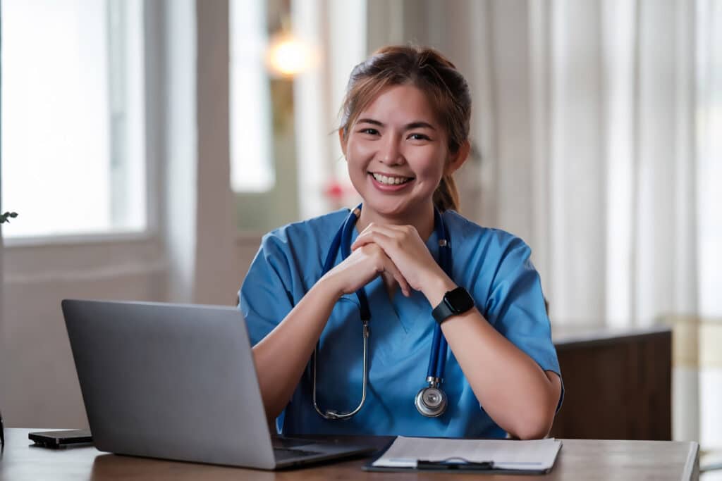 lead generation specialist woman in front of laptop
