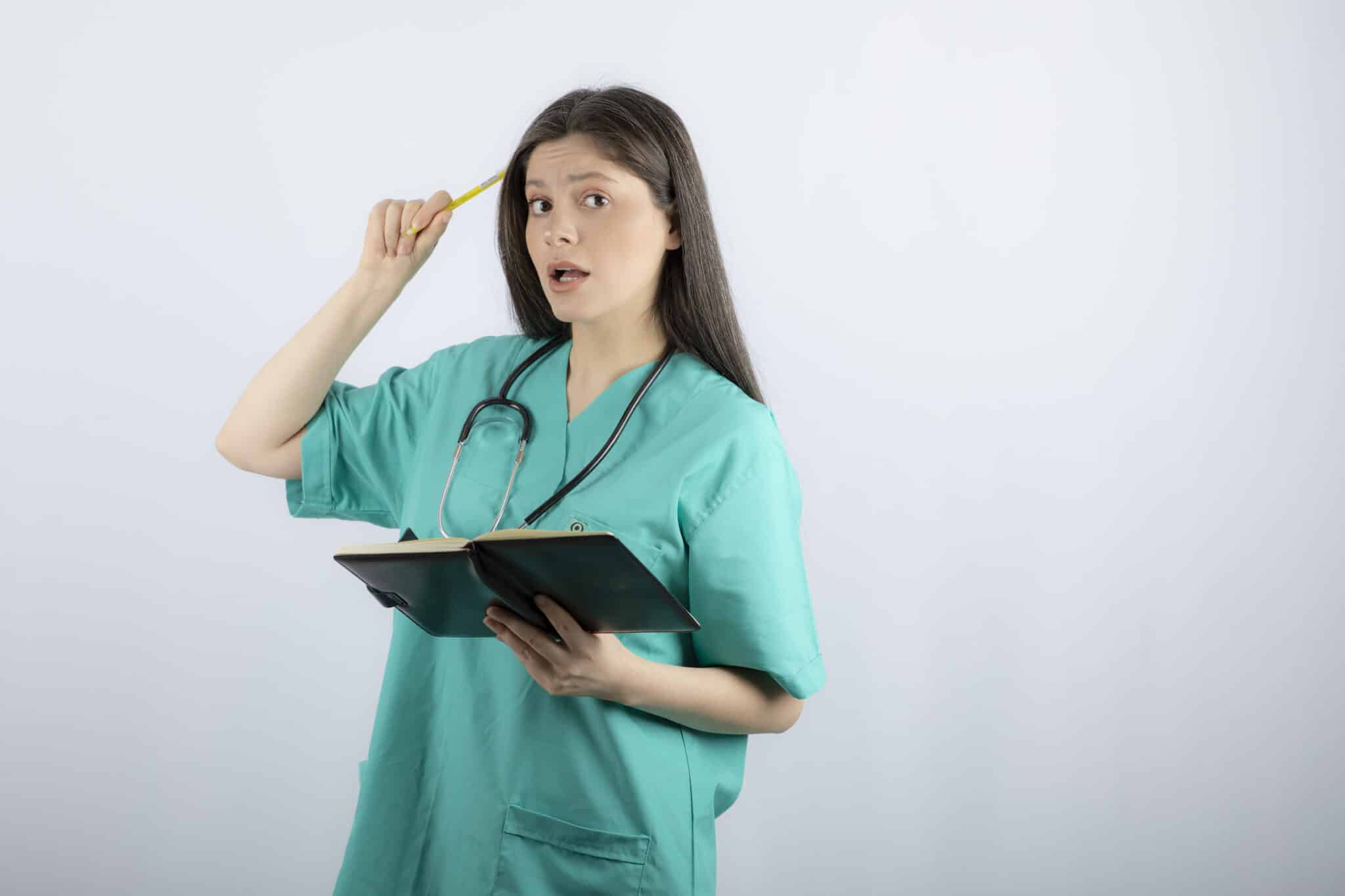 medical scribing doctor uses medical scribing