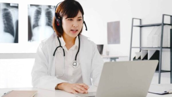 virtual receptionist for medical practice, doctor talking to patient