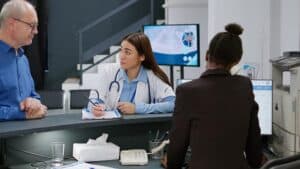 virtual medical assistant for patient communication helping a healthcare office stay organized